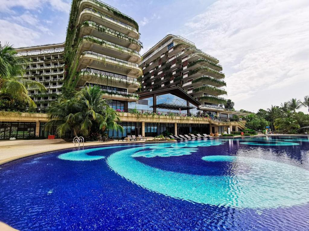 Forest City resort and pool for the first flagship Crays Club in Malaysia